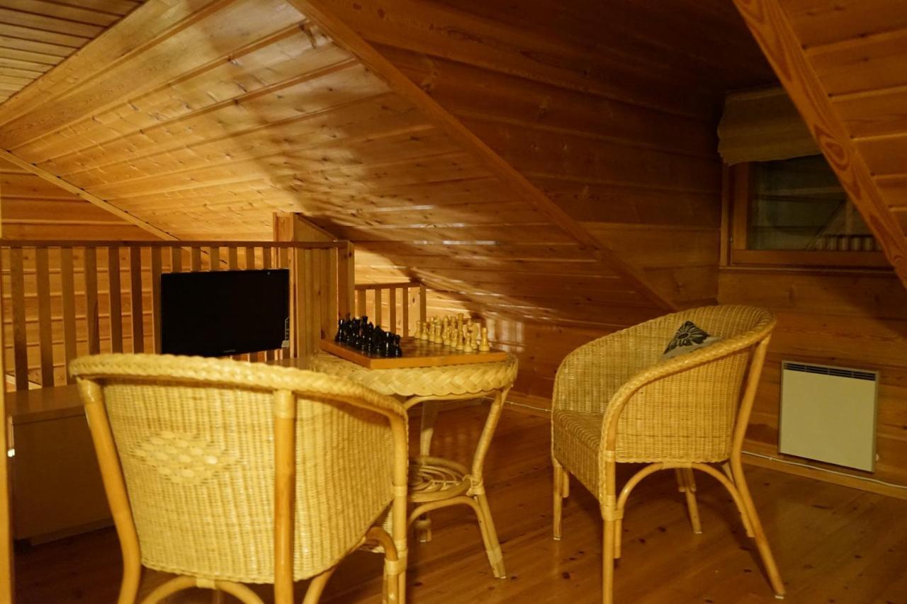 Raekkipirtti Villa ลูออสโต ภายนอก รูปภาพ
